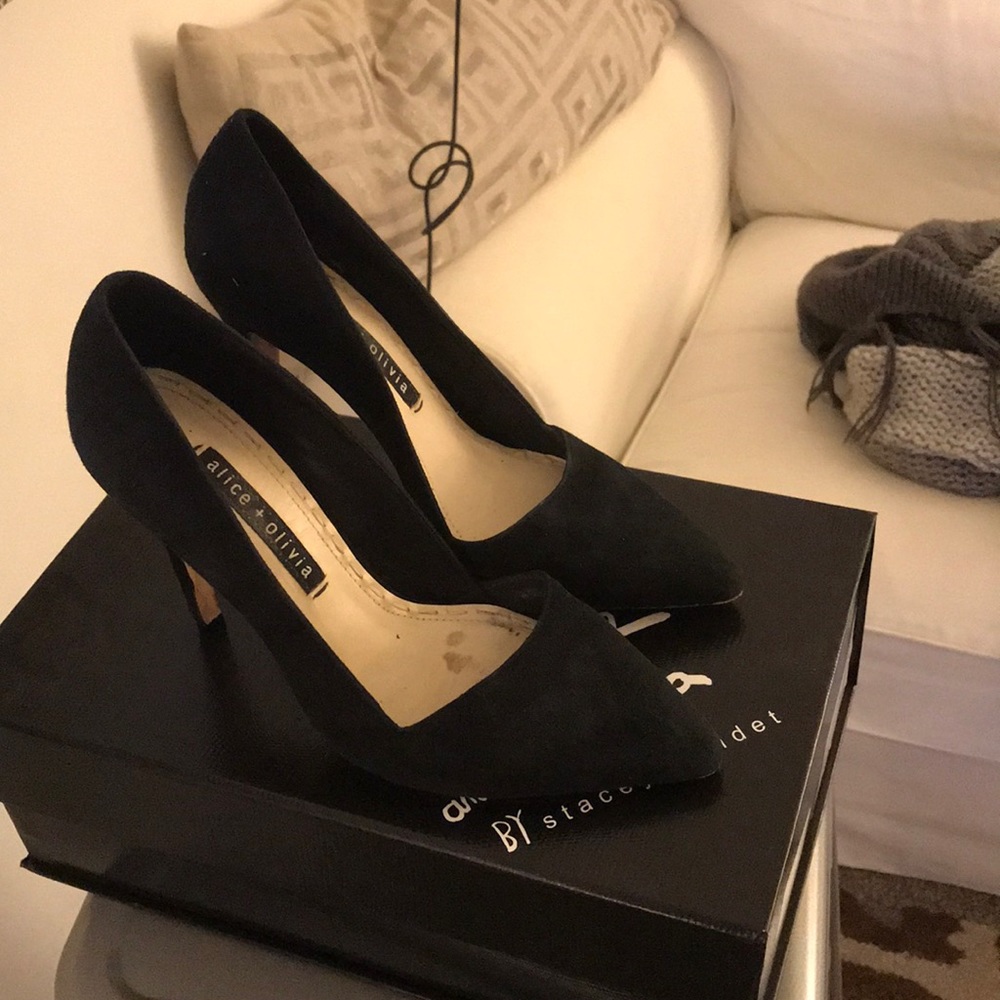 Black suede Alice and Olivia pumps